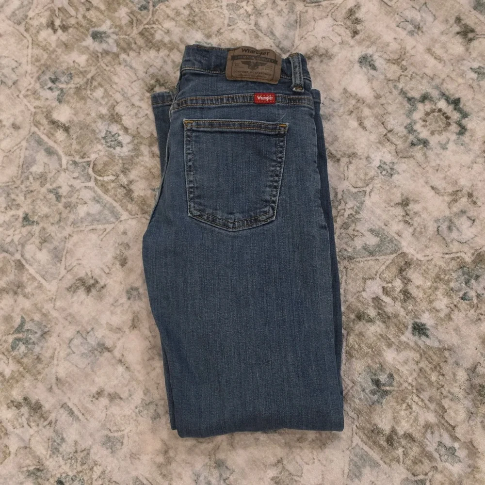 Wrangler Kids Classic Straight Leg Jeans Medium Wash Blue Size 12 Regular